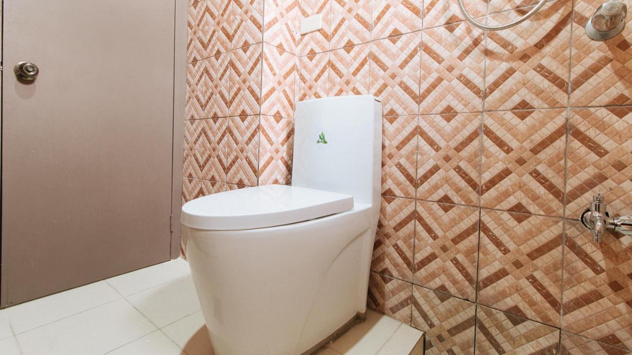 Reddoorz Plus At Canley Residential Pasig City Екстер'єр фото
