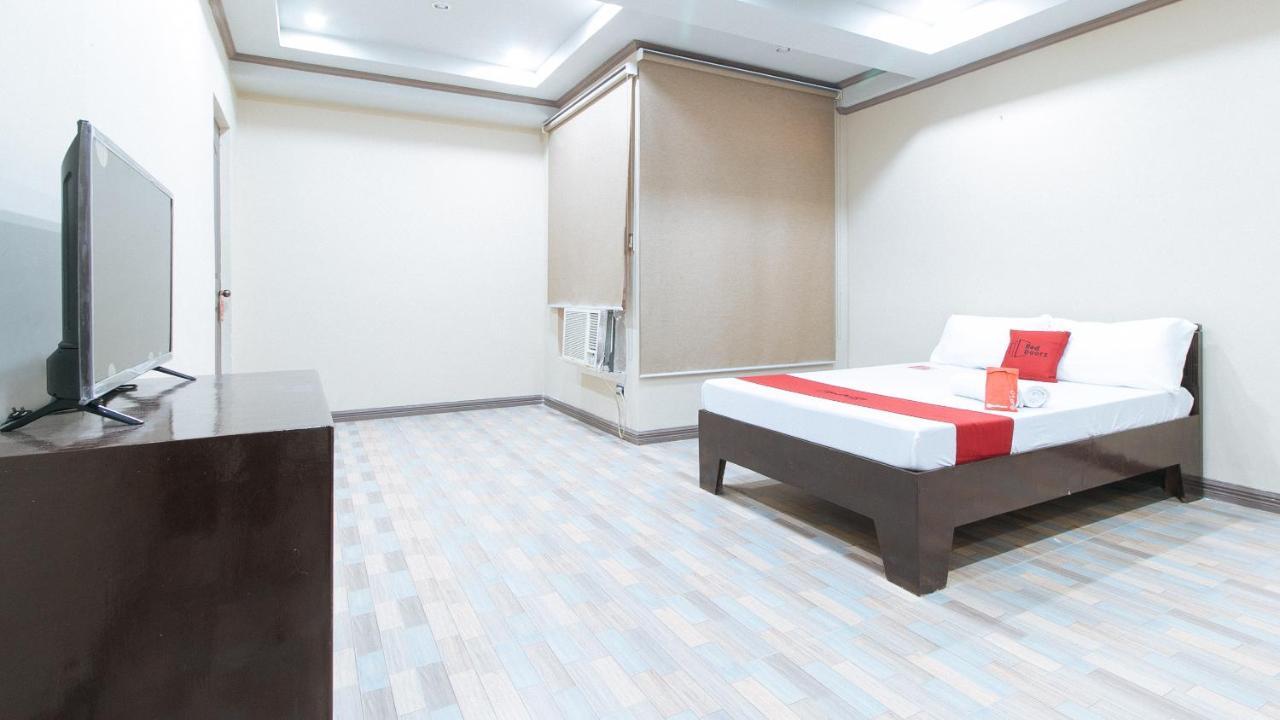 Reddoorz Plus At Canley Residential Pasig City Екстер'єр фото