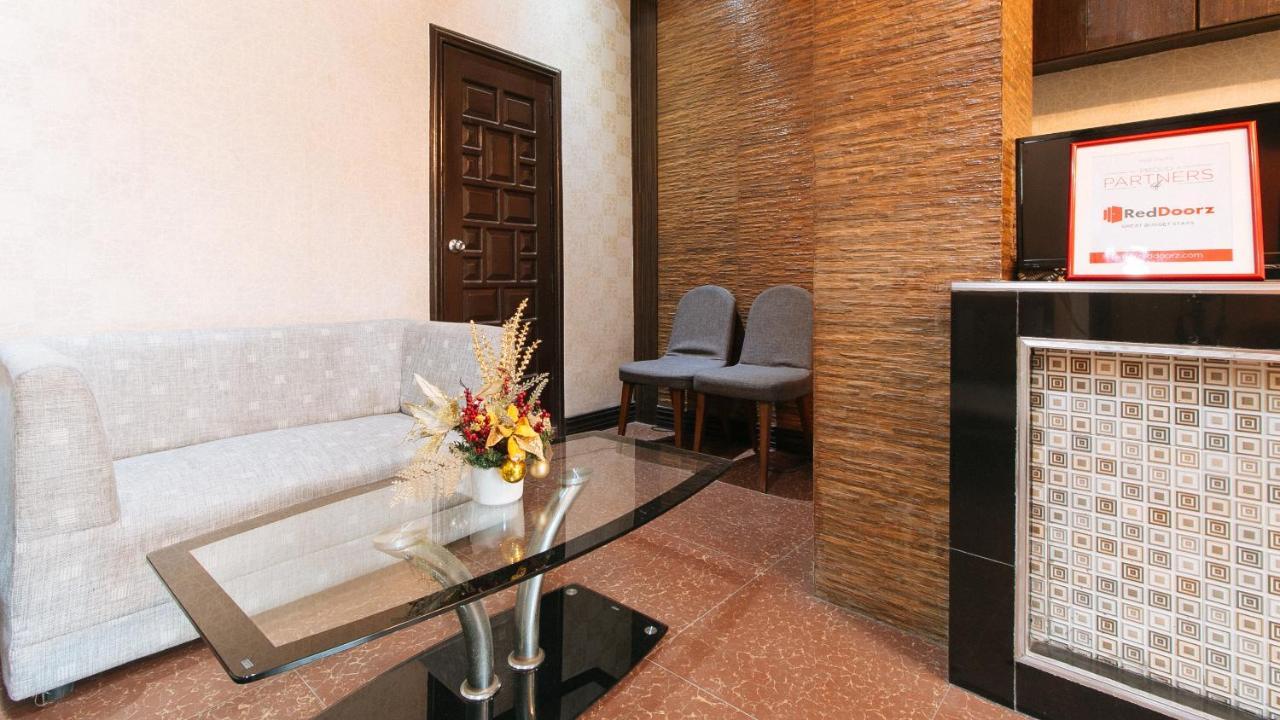 Reddoorz Plus At Canley Residential Pasig City Екстер'єр фото